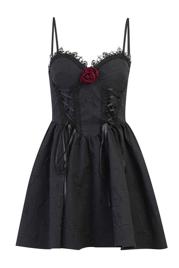 Correas de espagueti Vestido negro de la década de 1950 con encaje